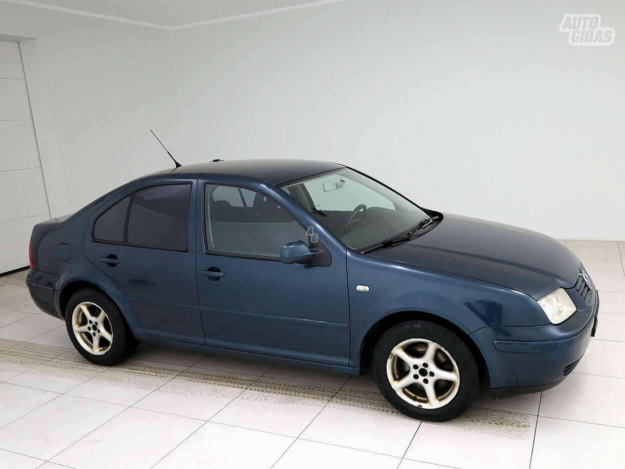 Volkswagen Bora 2001 г Седан