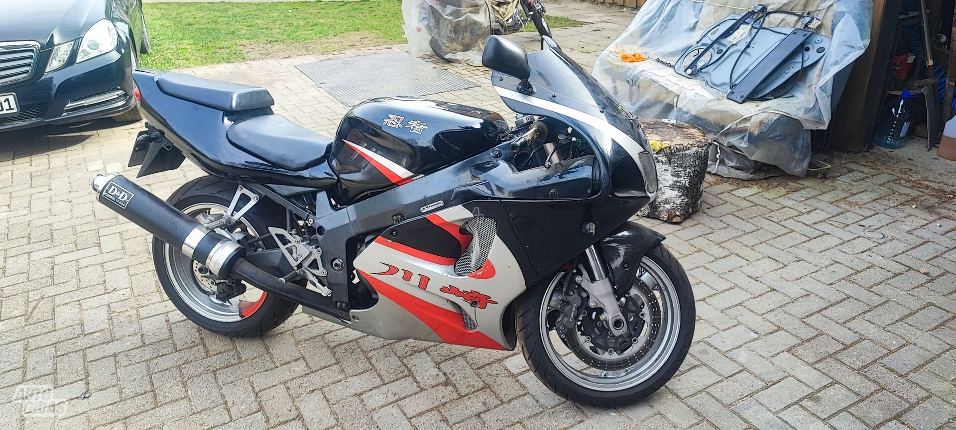 Kawasaki ZX 1999 y Sport / Superbike motorcycle