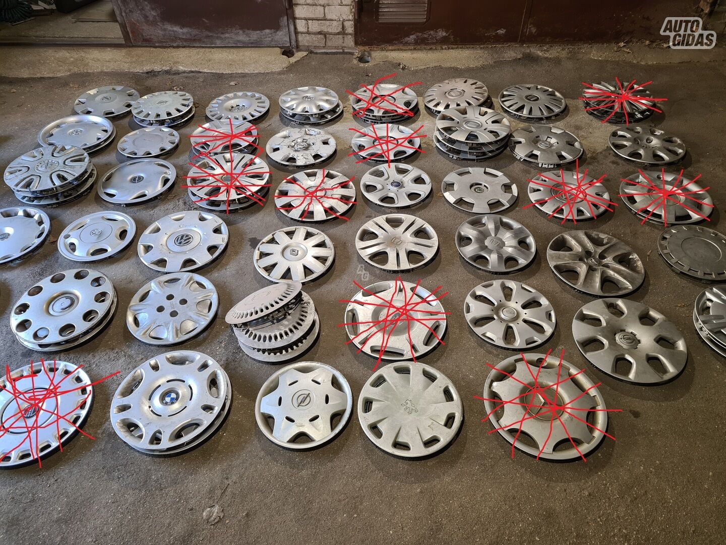 R16 wheel caps
