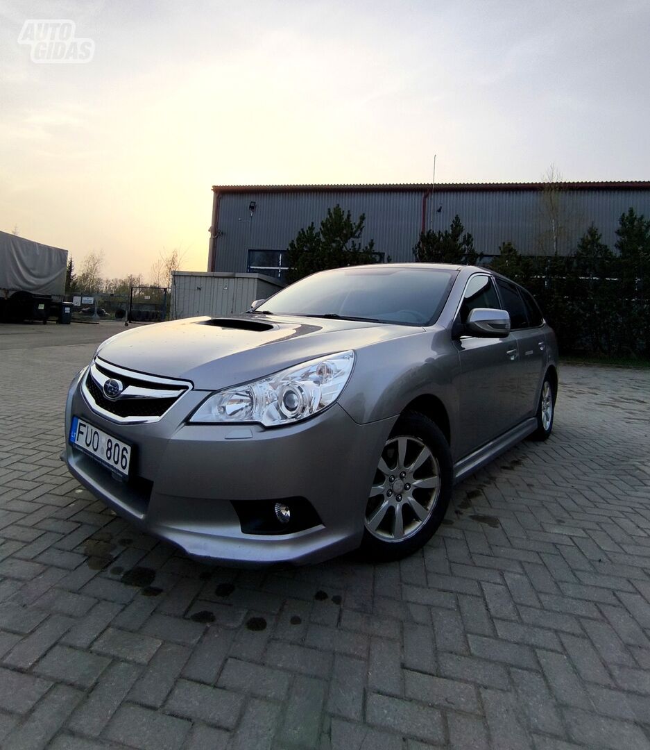 Subaru Legacy 2012 m Universalas