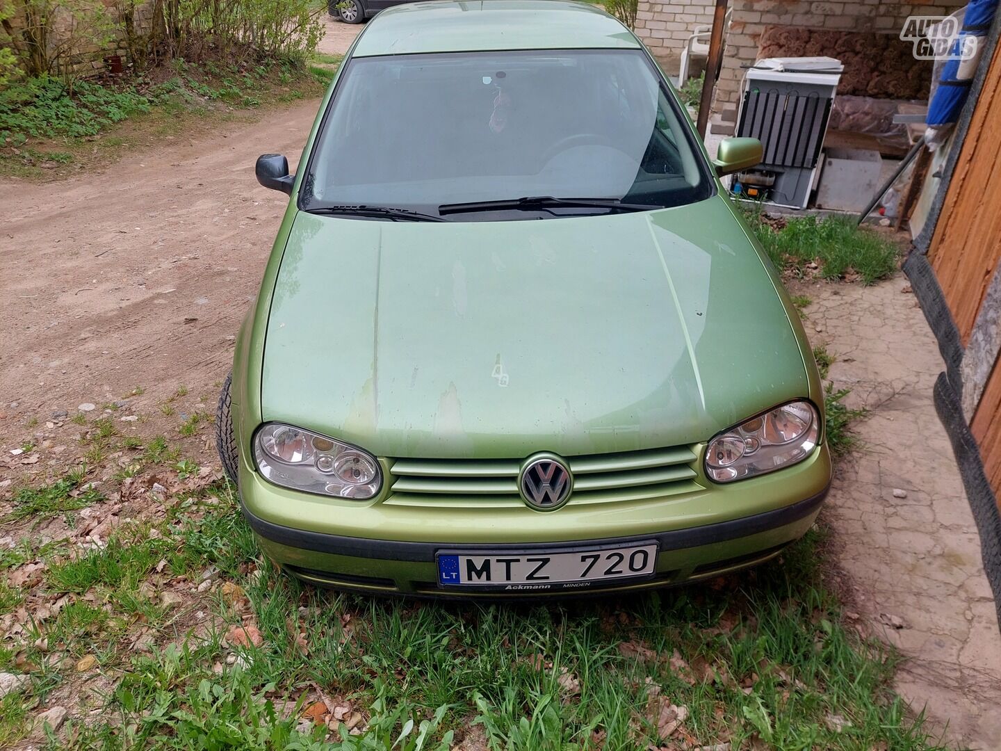 Volkswagen Golf 1998 y Sedan