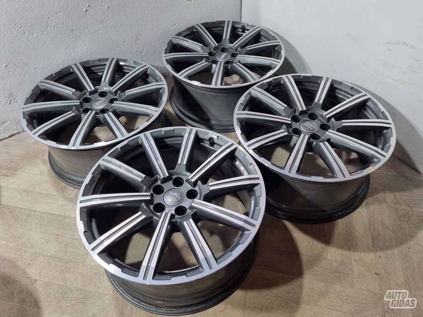 Audi Q7 originalūs R20 Q7 light alloy R20 rims