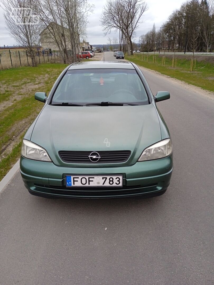 Opel Astra 2000 y Sedan