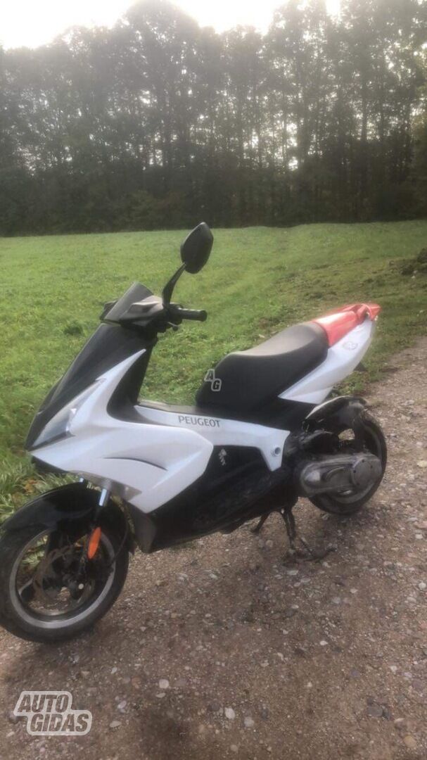Peugeot Jet Force 2008 y Scooter / moped