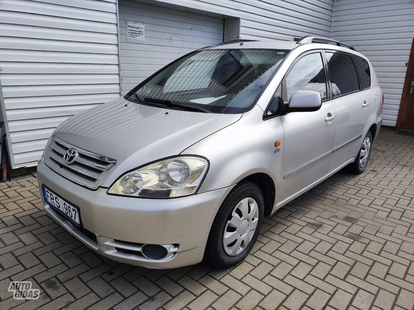 Toyota Avensis Verso D-4-D 2003 y