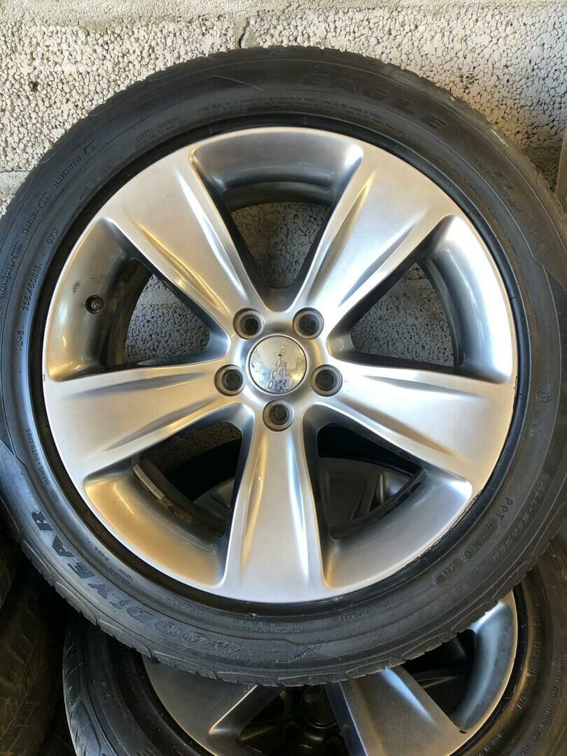 Challenger light alloy R18 rims