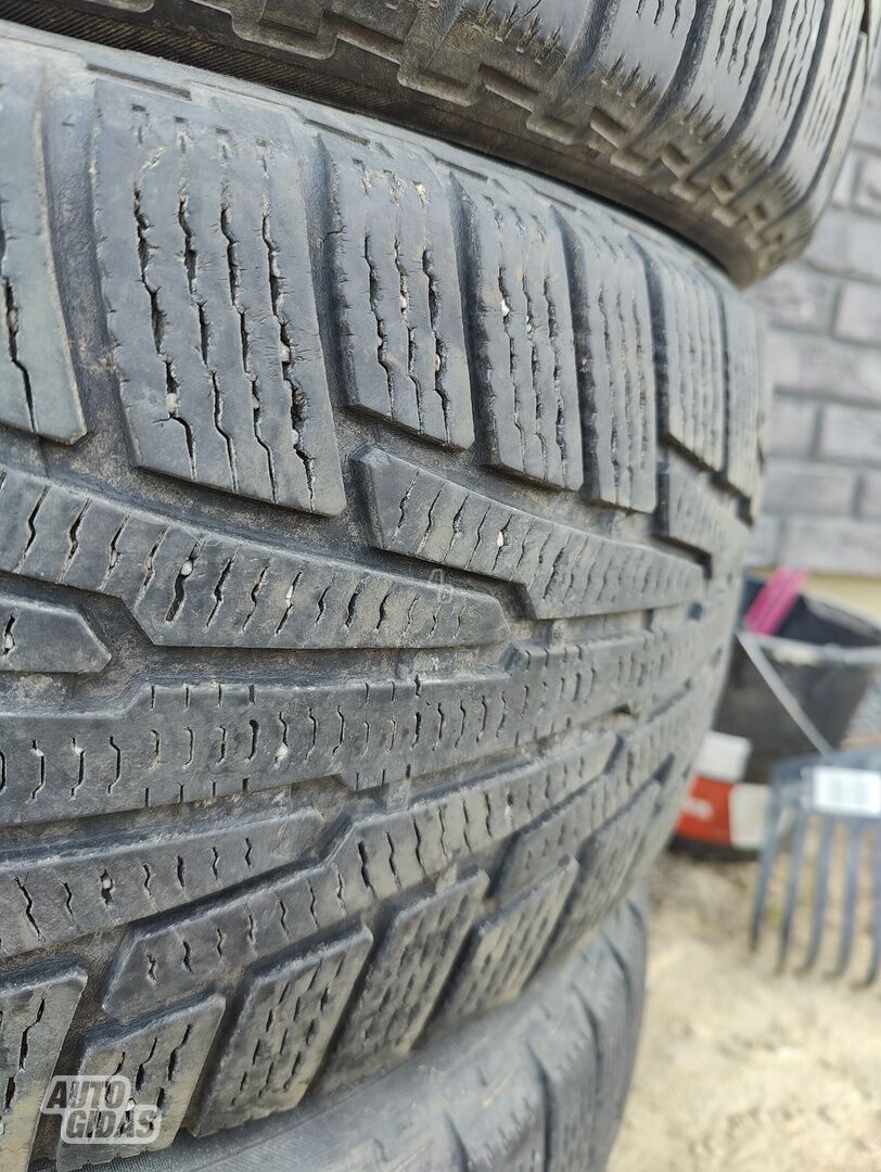 Nokian R18 universal tyres passanger car