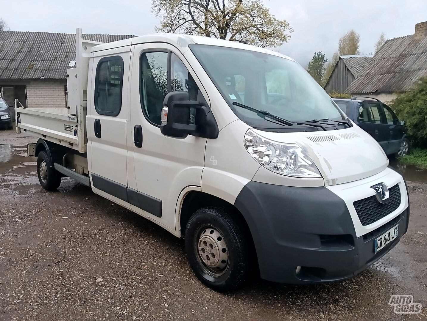 Peugeot Boxer 2012 y Commercial auto (with box)