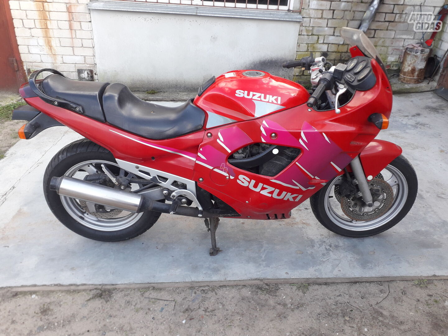 Suzuki GSX-F / Katana 1993 y Sport / Superbike motorcycle