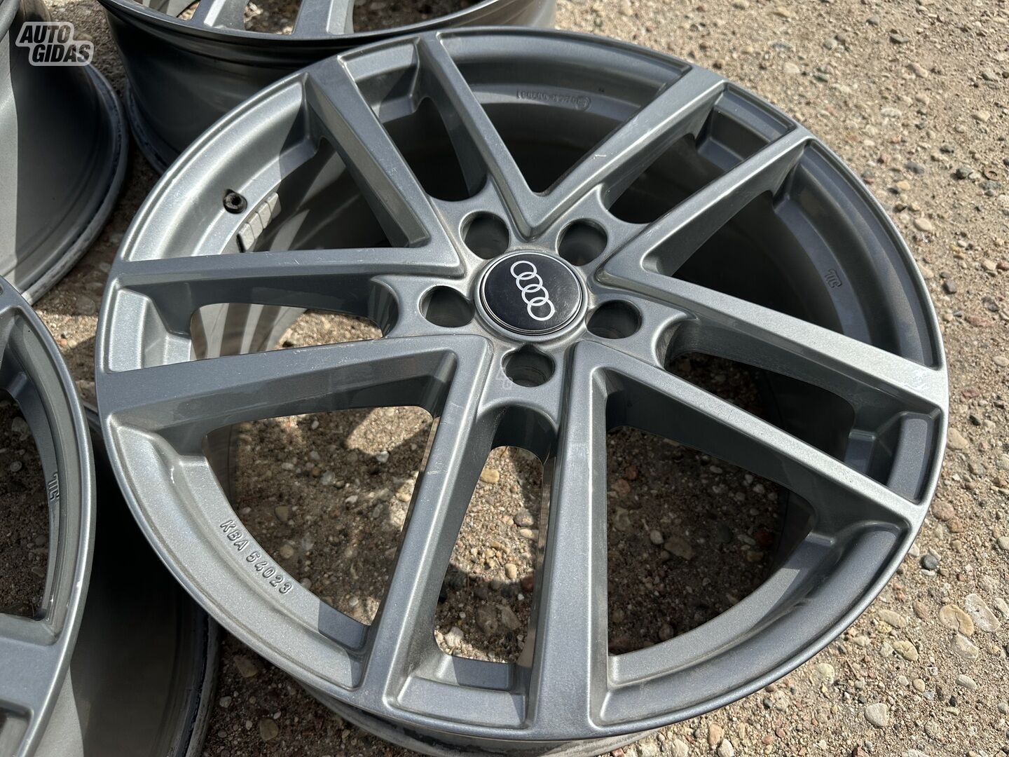 Audi R19 lengvojo lydinio ratlankiai