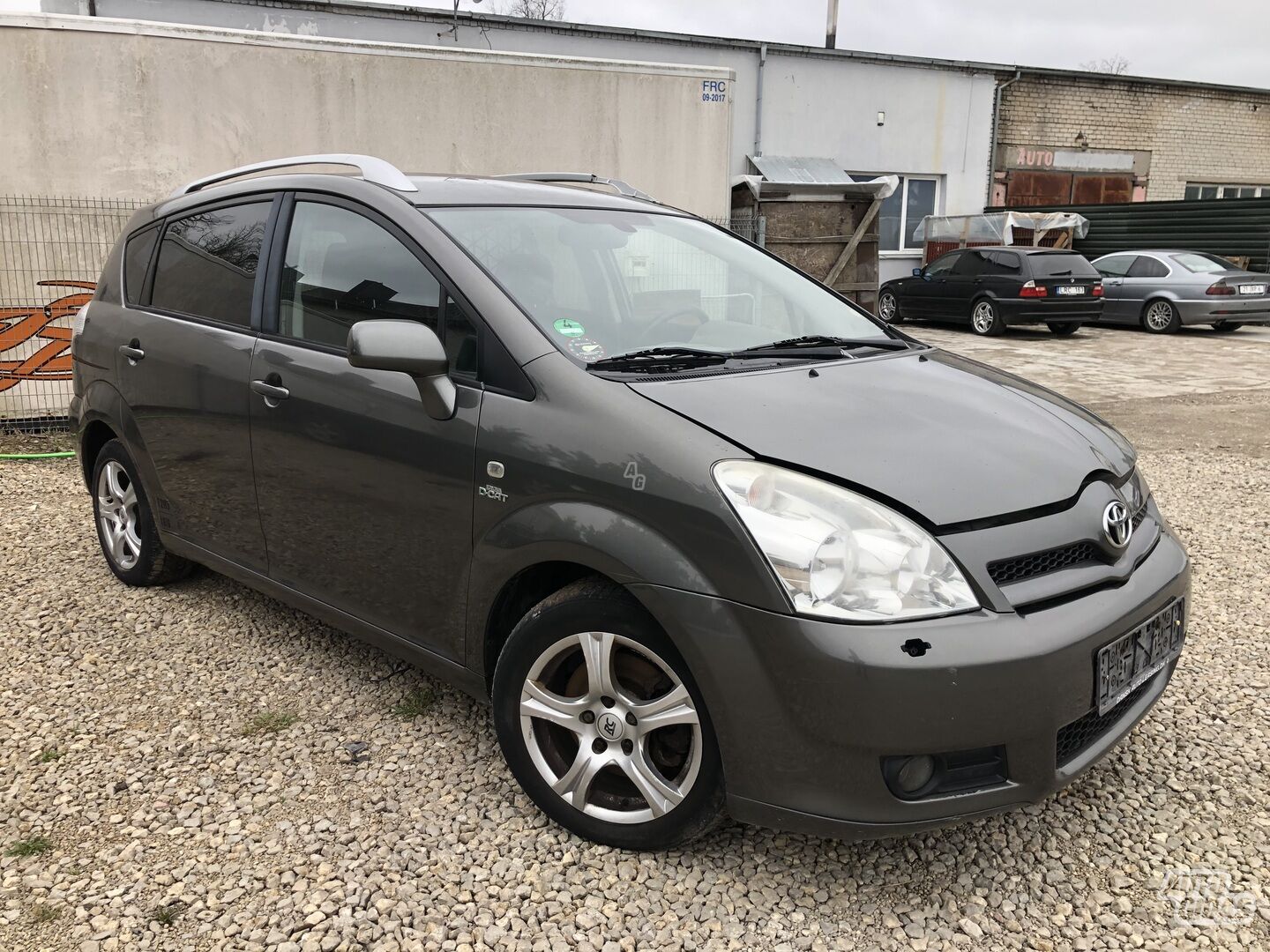 Toyota Corolla Verso 2007 y parts