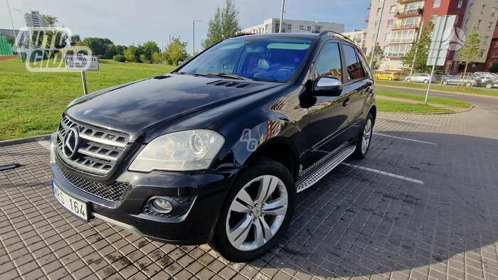 Mercedes-Benz ML 350 2010 г Внедорожник / Кроссовер