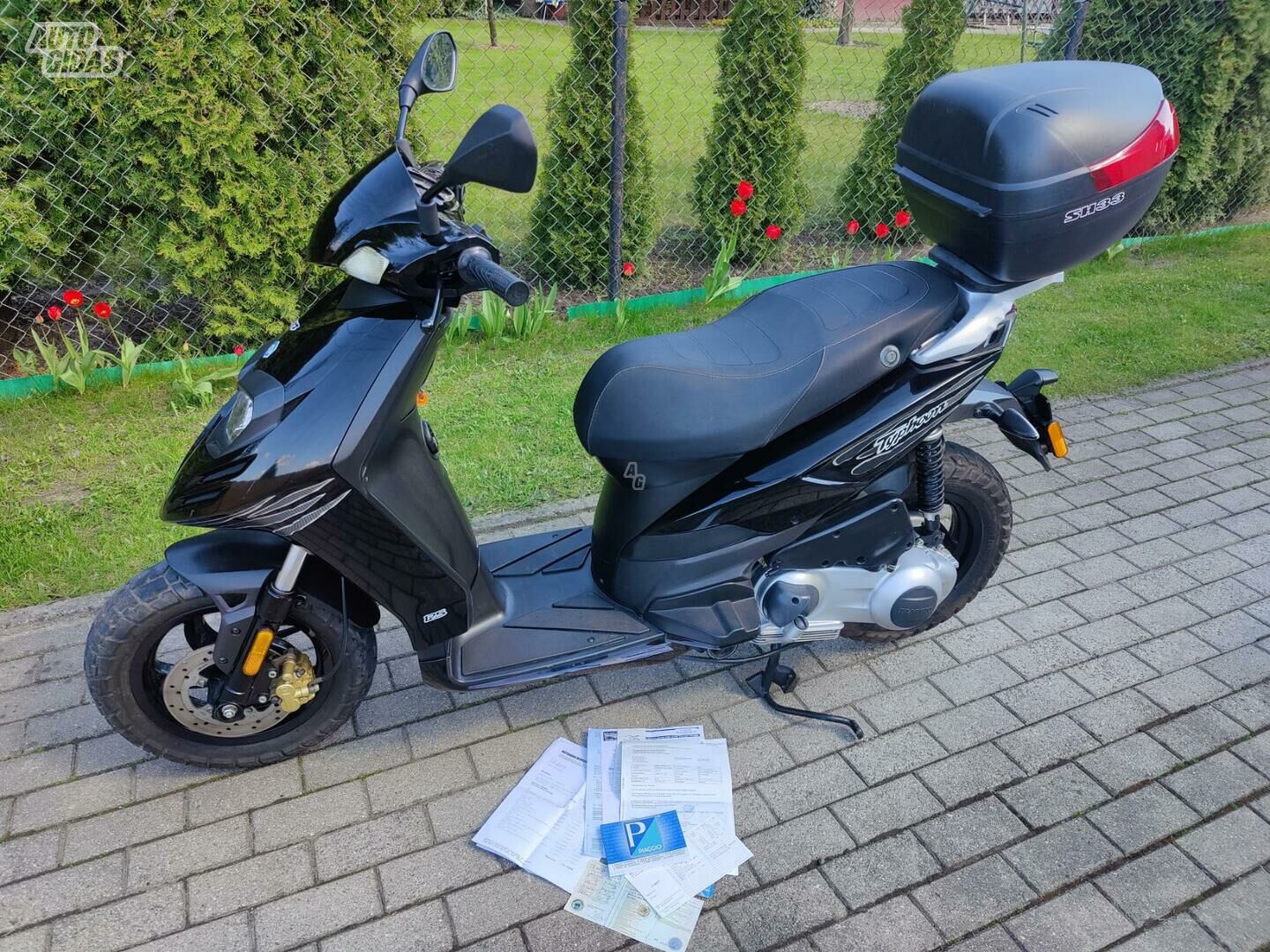 Aprilia SR 2013 y Scooter / moped