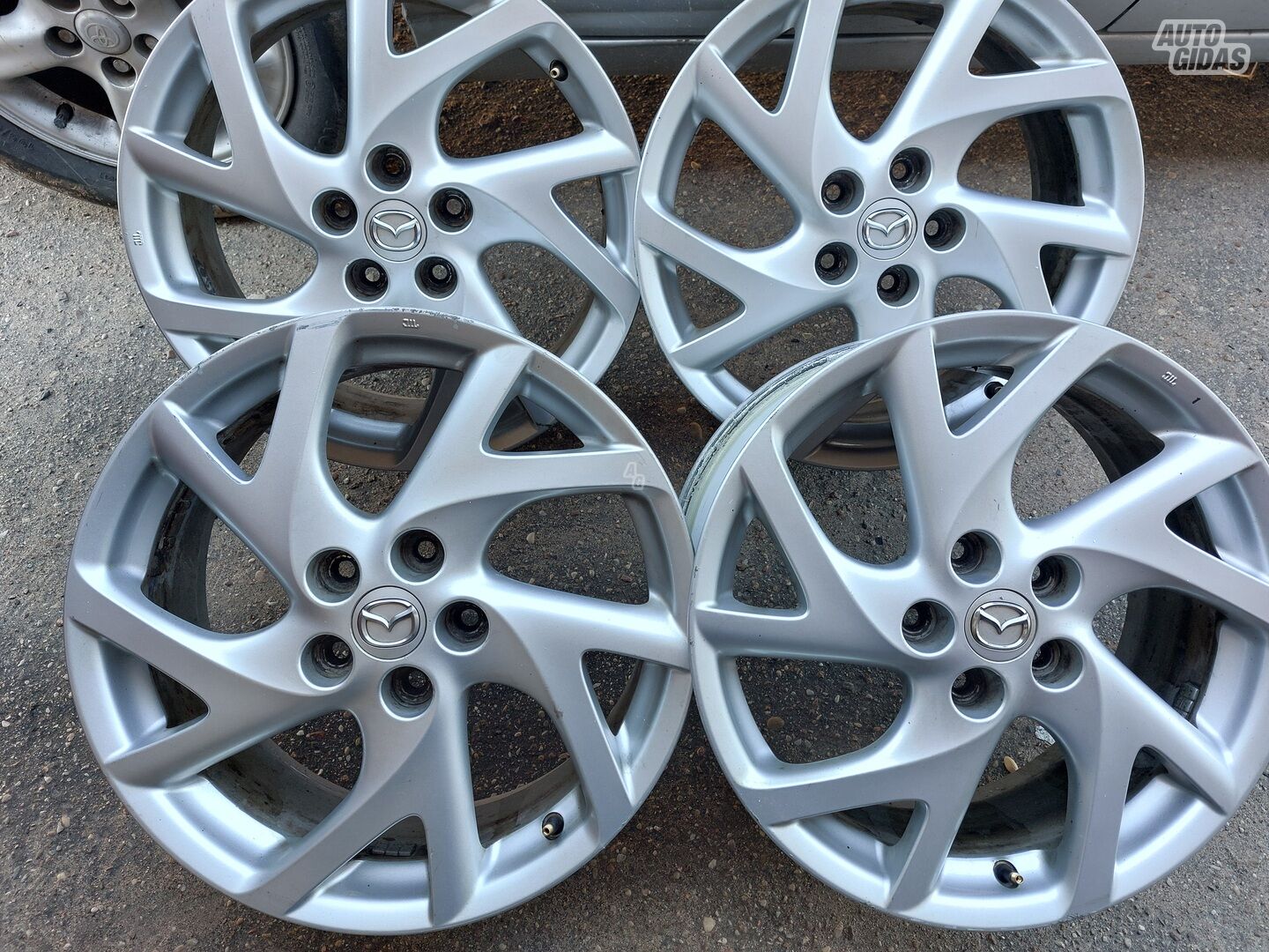 Mazda R18 light alloy rims