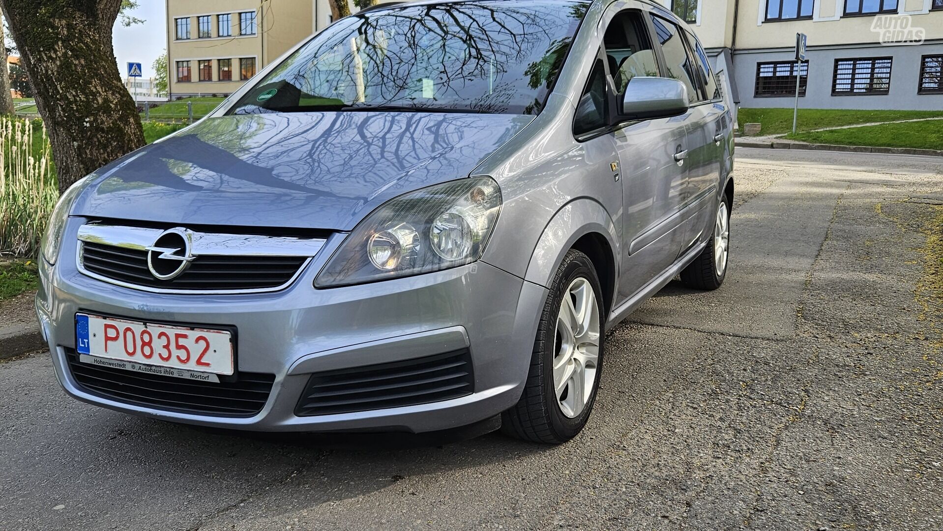 Opel Zafira 2010 г Минивэн