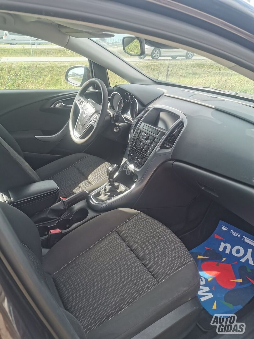 Opel Astra 2014 y Wagon