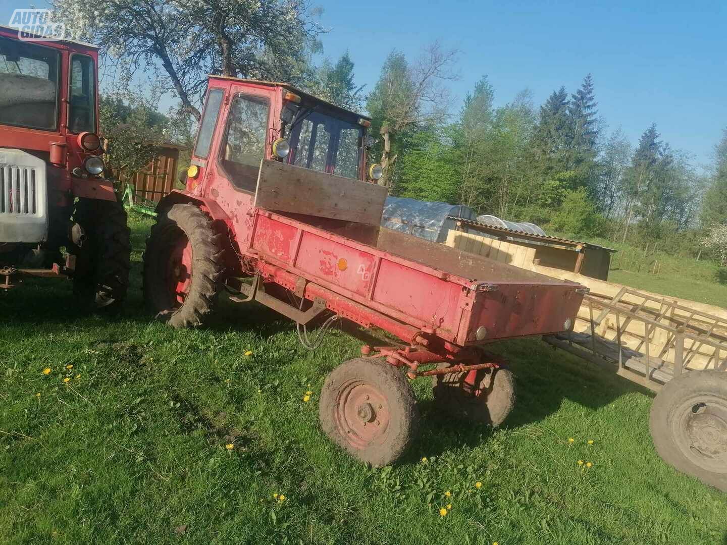 T25 1990 y Tractor