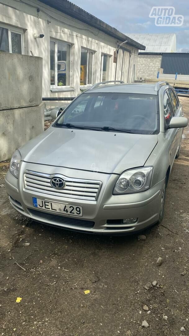 Toyota Avensis D-4D High 2004 y