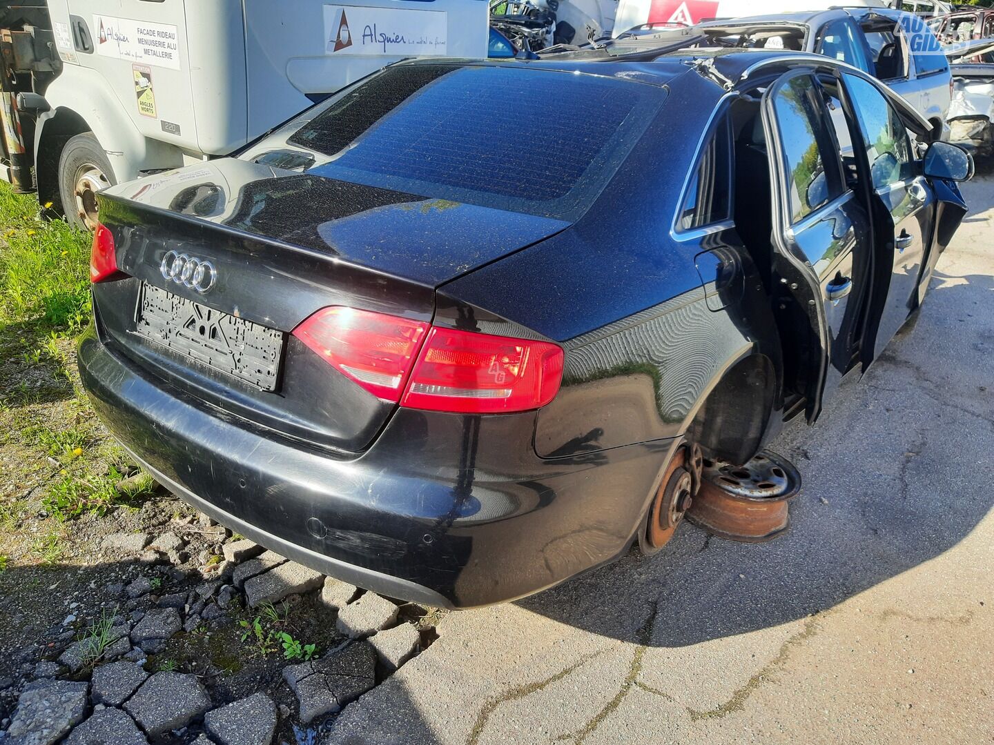 Audi A4 2010 г запчясти