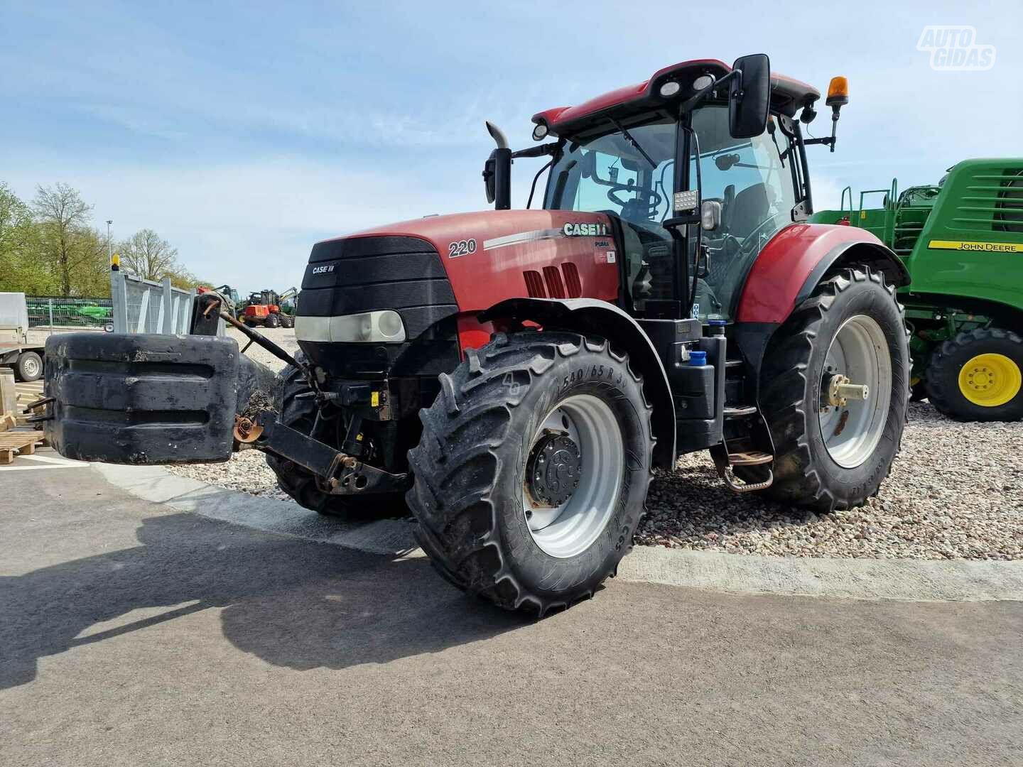 Case 2017 y Tractor