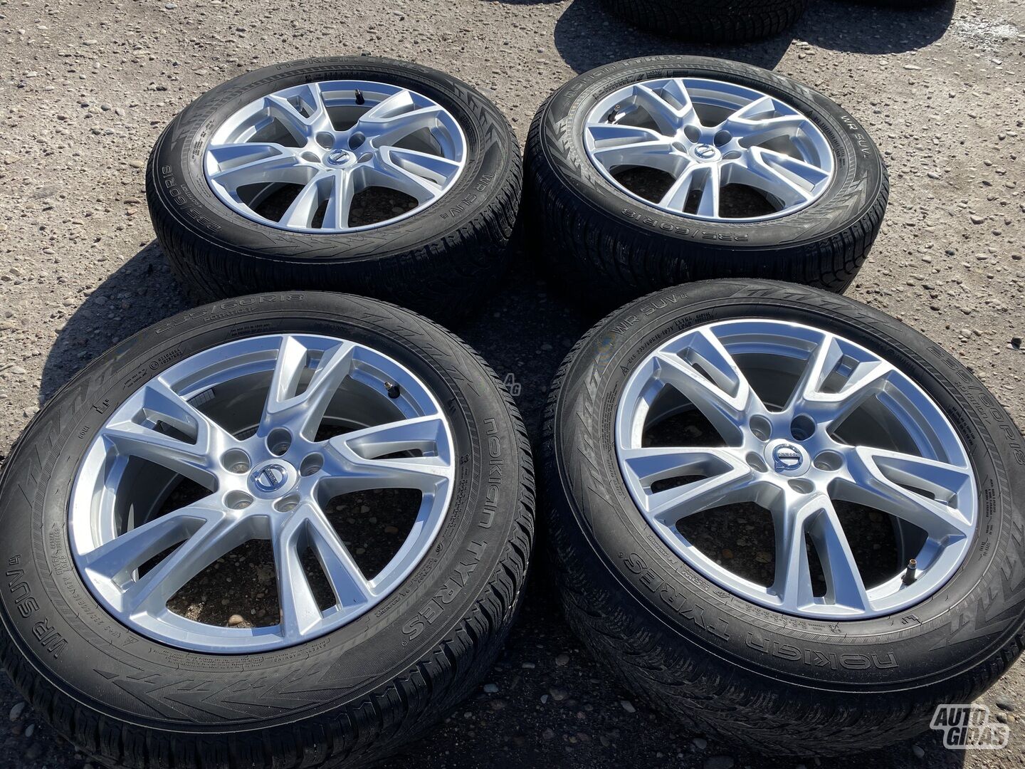 Volvo Siunciam, 7,5J ET50 light alloy R18 rims