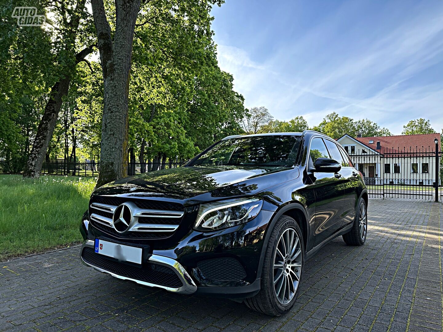 Mercedes-Benz GLC 250 4MATIC 2017 y