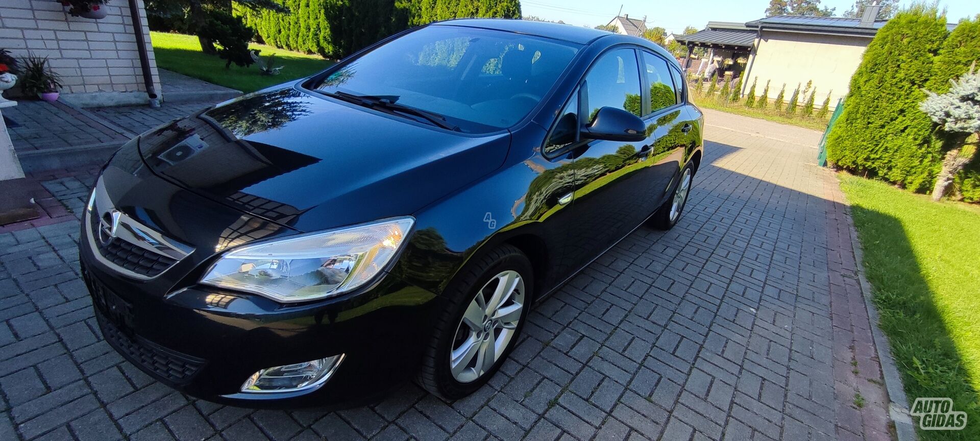 Opel Astra Enjoy 2012 y