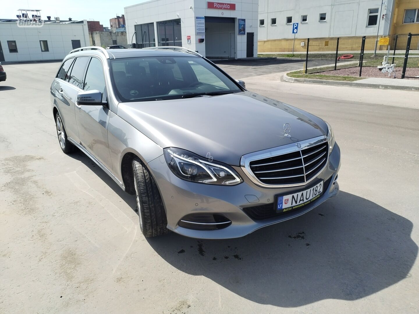 Mercedes-Benz E 220 2016 y rent