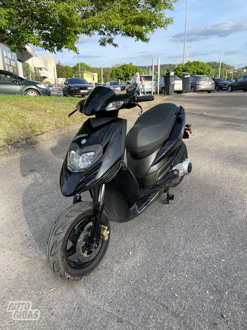 Piaggio Typhoon 2013 y Scooter / moped