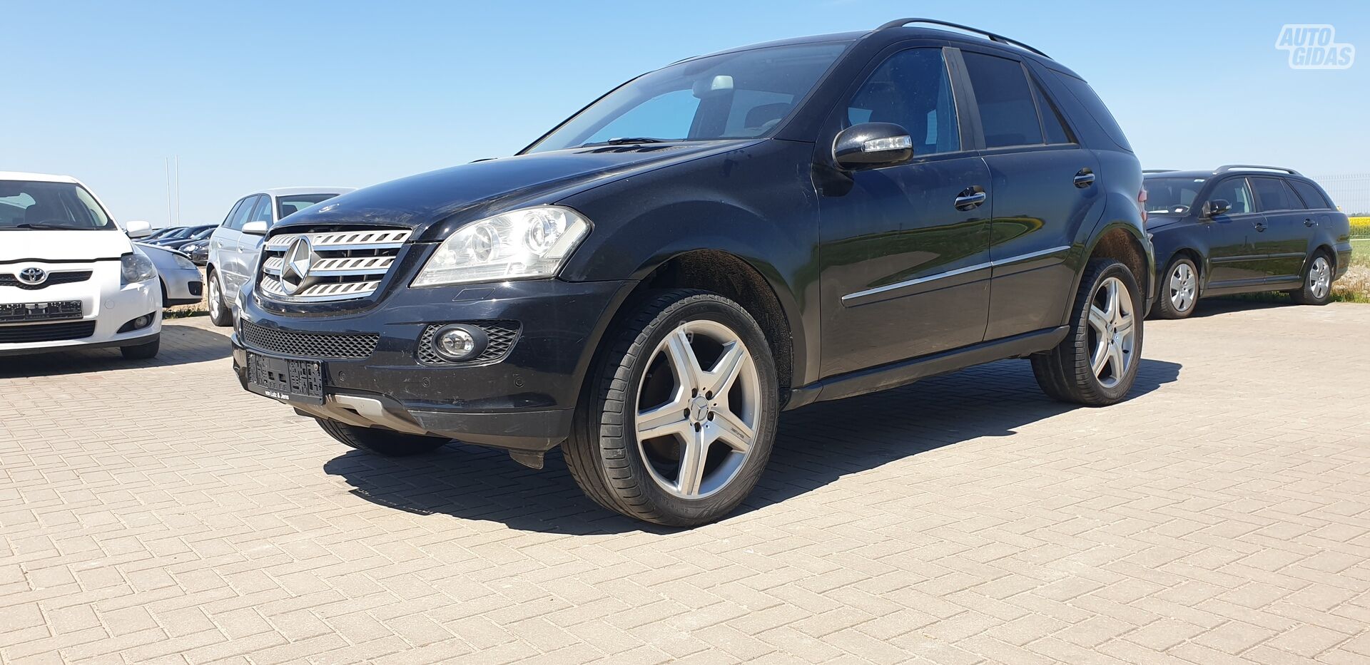 Mercedes-Benz ML 320 2006 г Внедорожник / Кроссовер