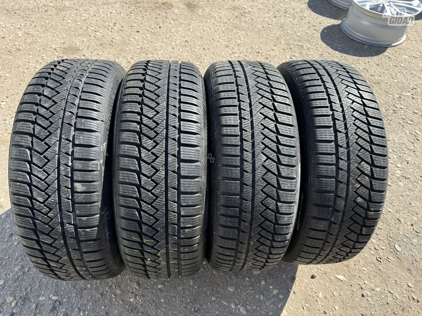Continental Siunciam, 7-8mm 2020 R17 universal tyres passanger car