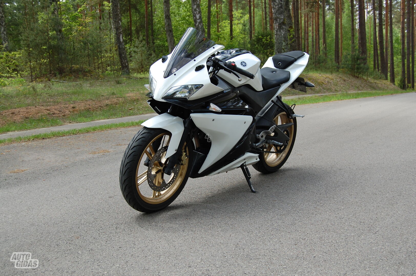 Yamaha YZF 2012 y Sport / Superbike motorcycle