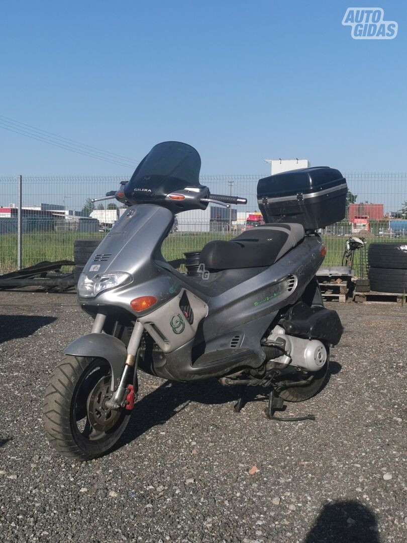 Gilera Runner 2004 y Scooter / moped