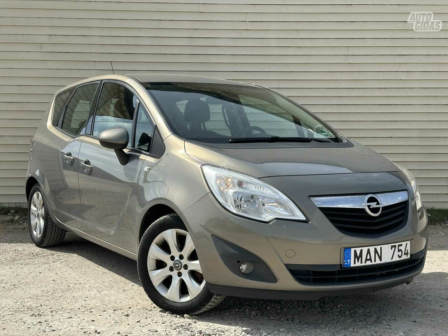 Opel Meriva 2010 y Hatchback