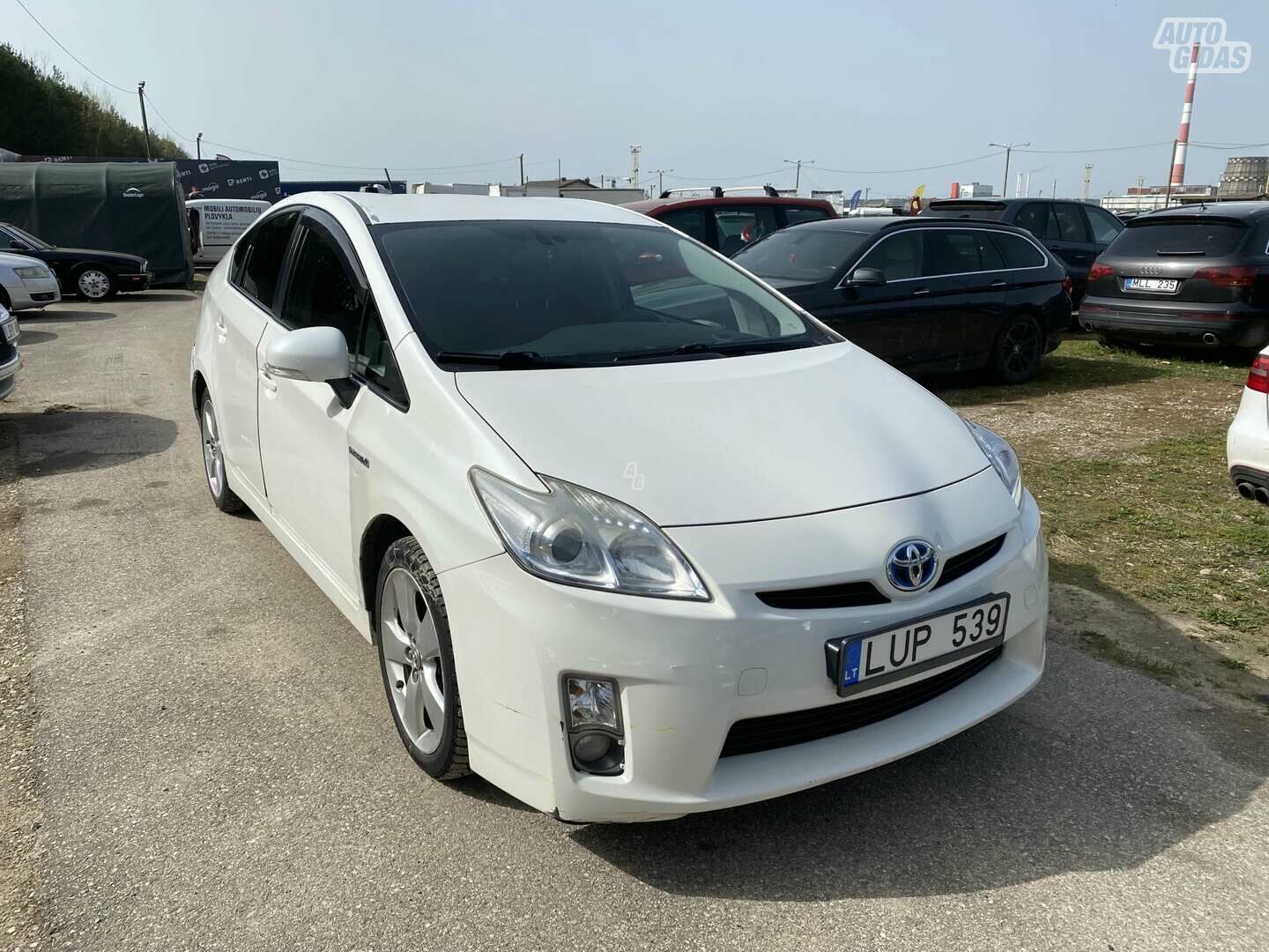 Toyota Prius 2010 y Hatchback