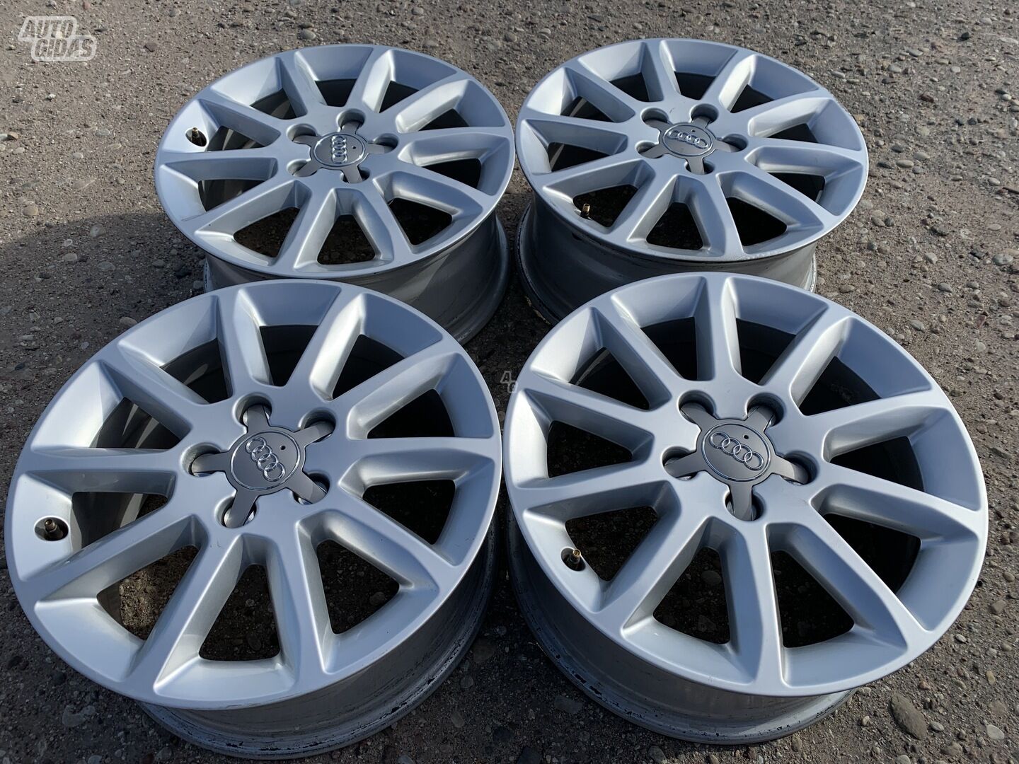 Audi Siunciam, 7J ET46 light alloy R16 rims