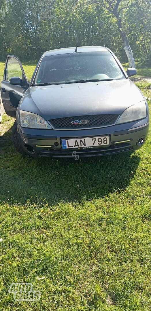 Ford Mondeo 2000 г Седан