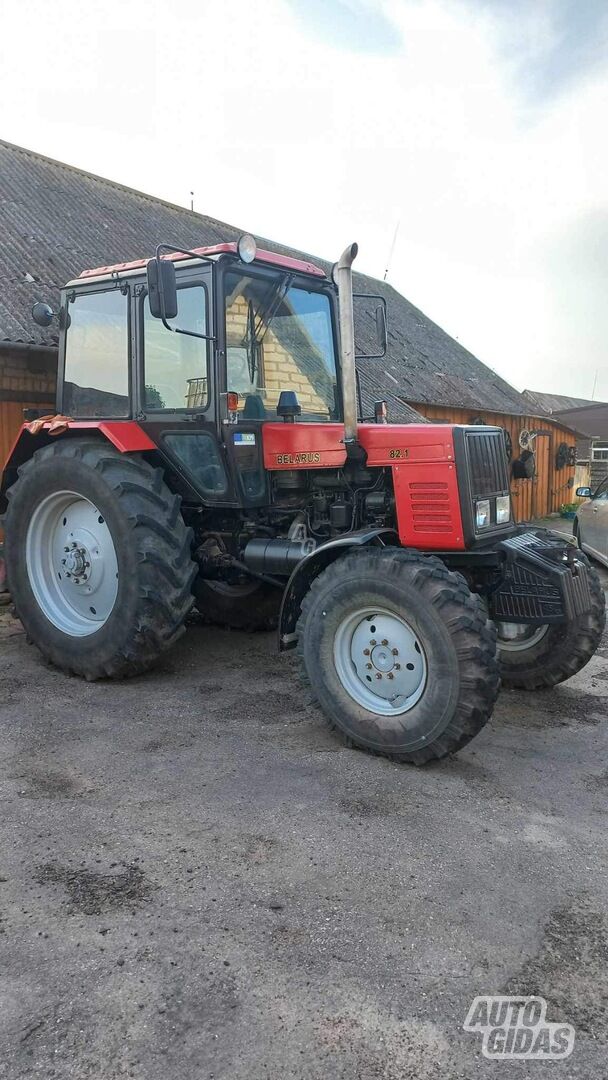 MTZ 1999 m Traktorius