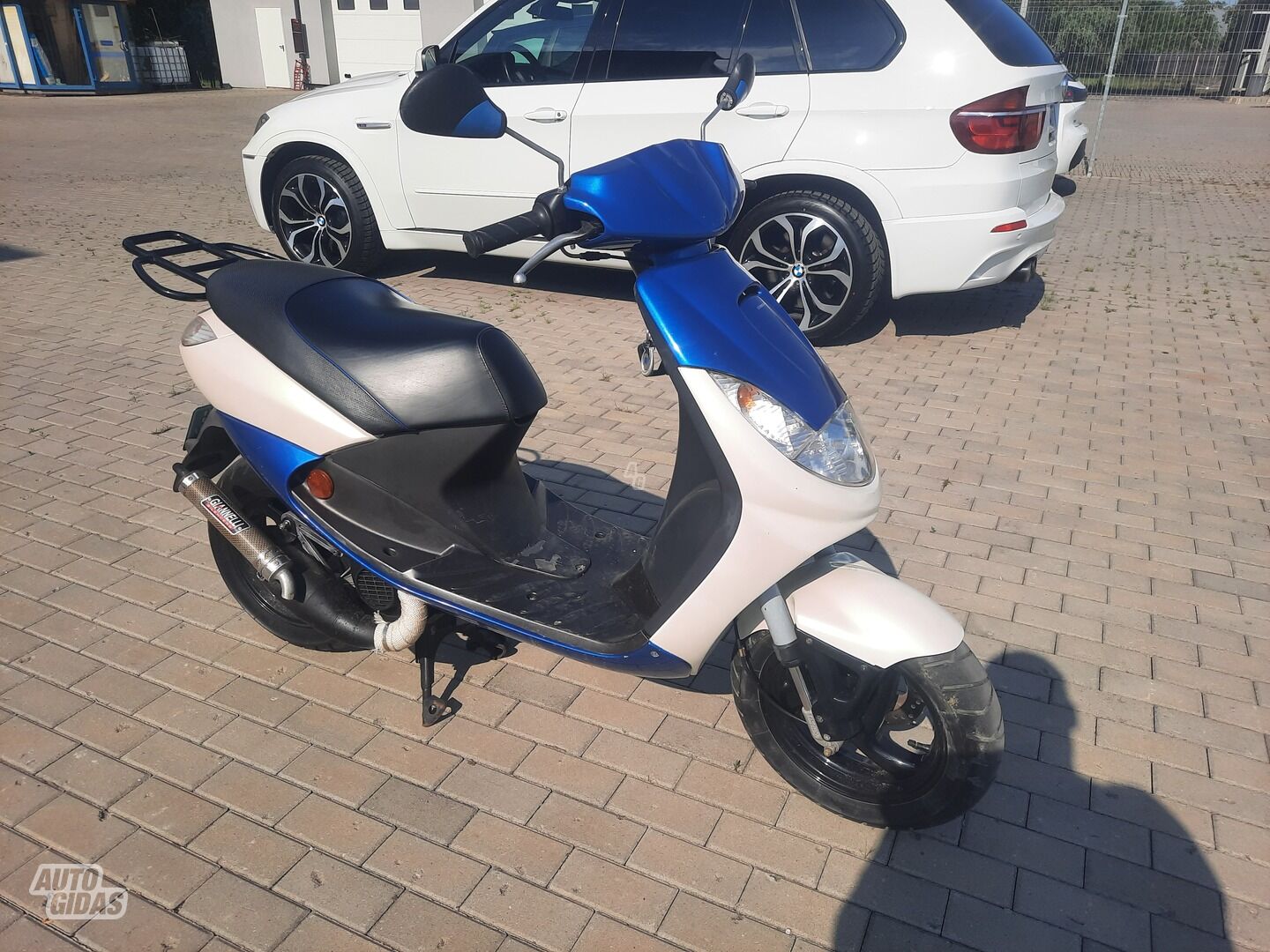 Peugeot Vivacity 2000 y Scooter / moped