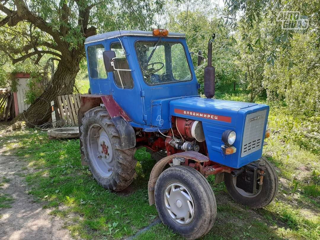 T25 1990 m Traktorius