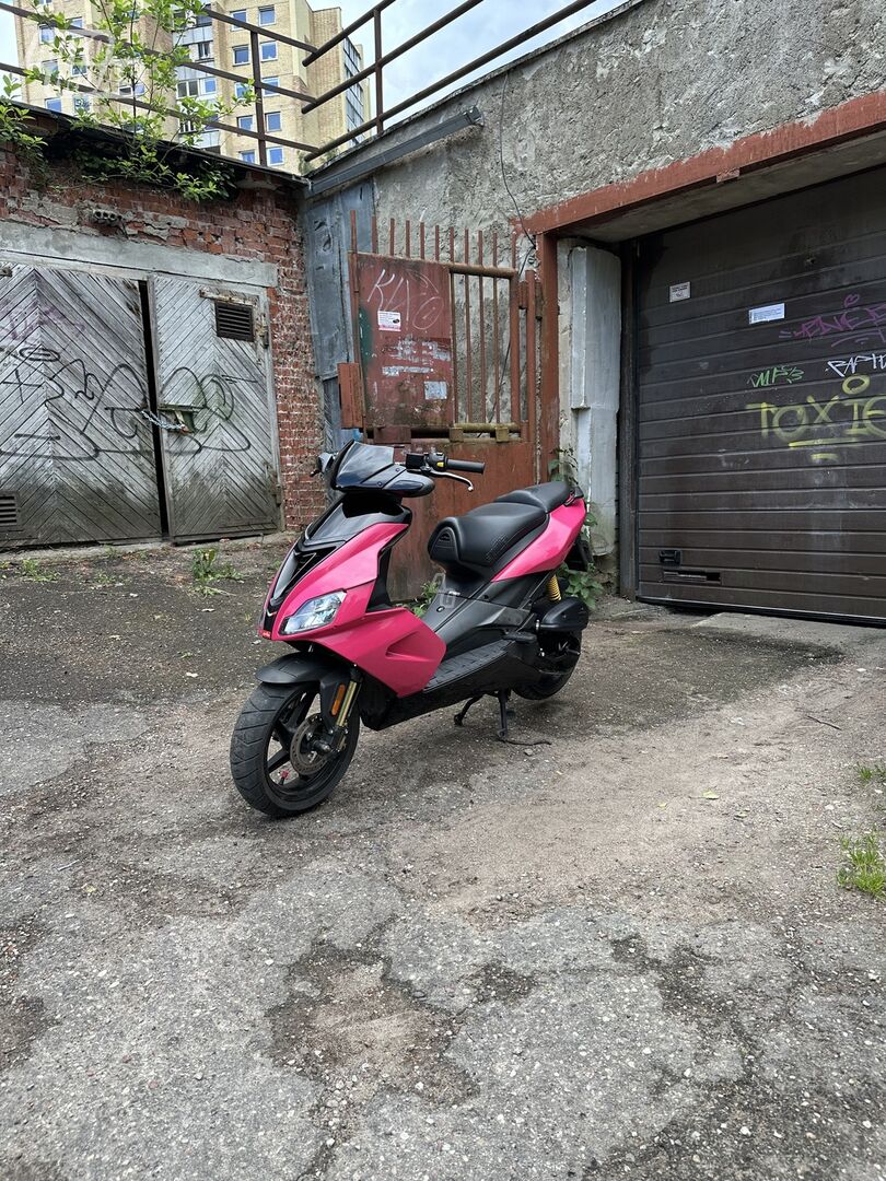 Aprilia SR 2015 y Scooter / moped