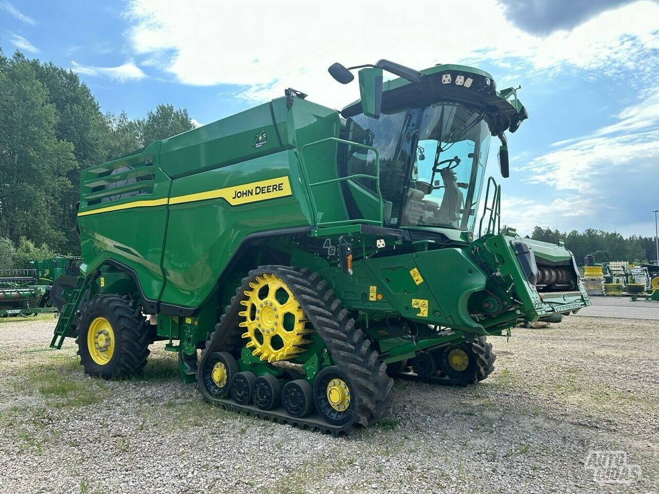 John Deere 2022 y Harvester