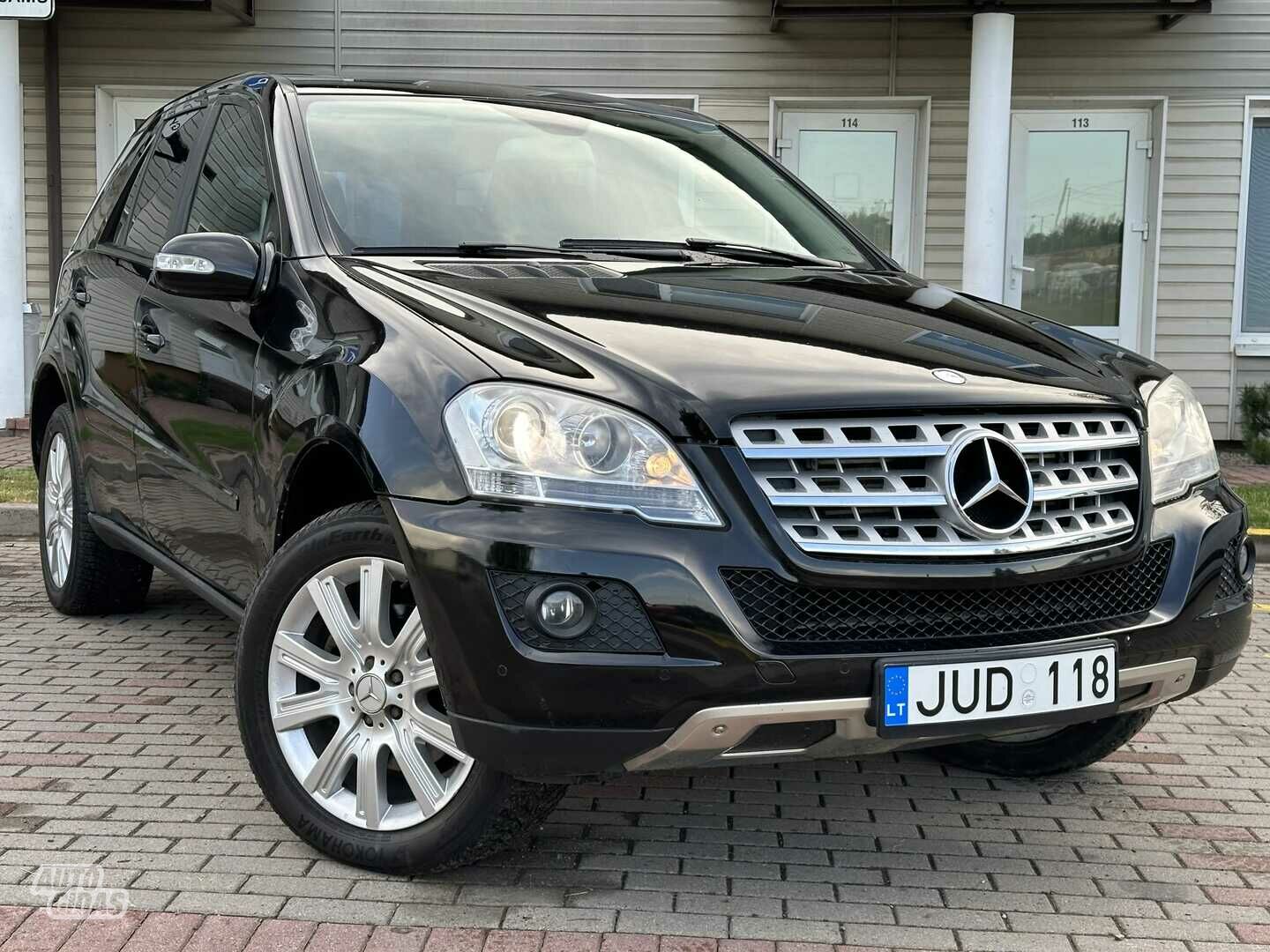 Mercedes-Benz ML 320 2008 г Внедорожник / Кроссовер