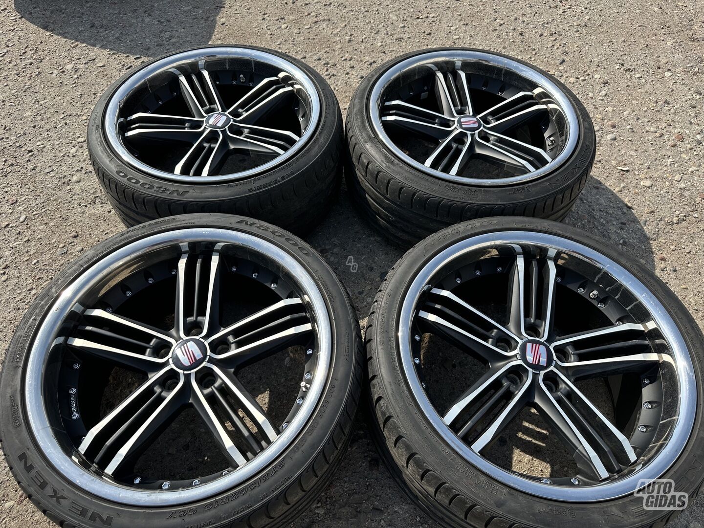 Seat Siunciam, 9.5J ET30 light alloy R19 rims