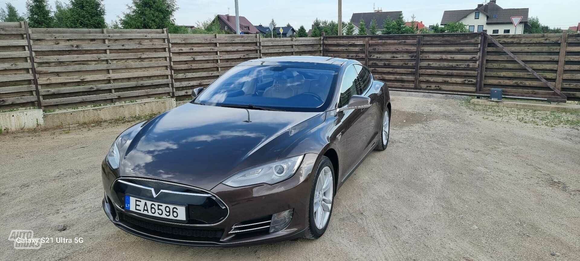Tesla Model S 2014 m Hečbekas