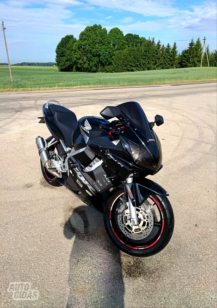 Honda CBR 2004 г Спортивные / Superbike мотоцикл