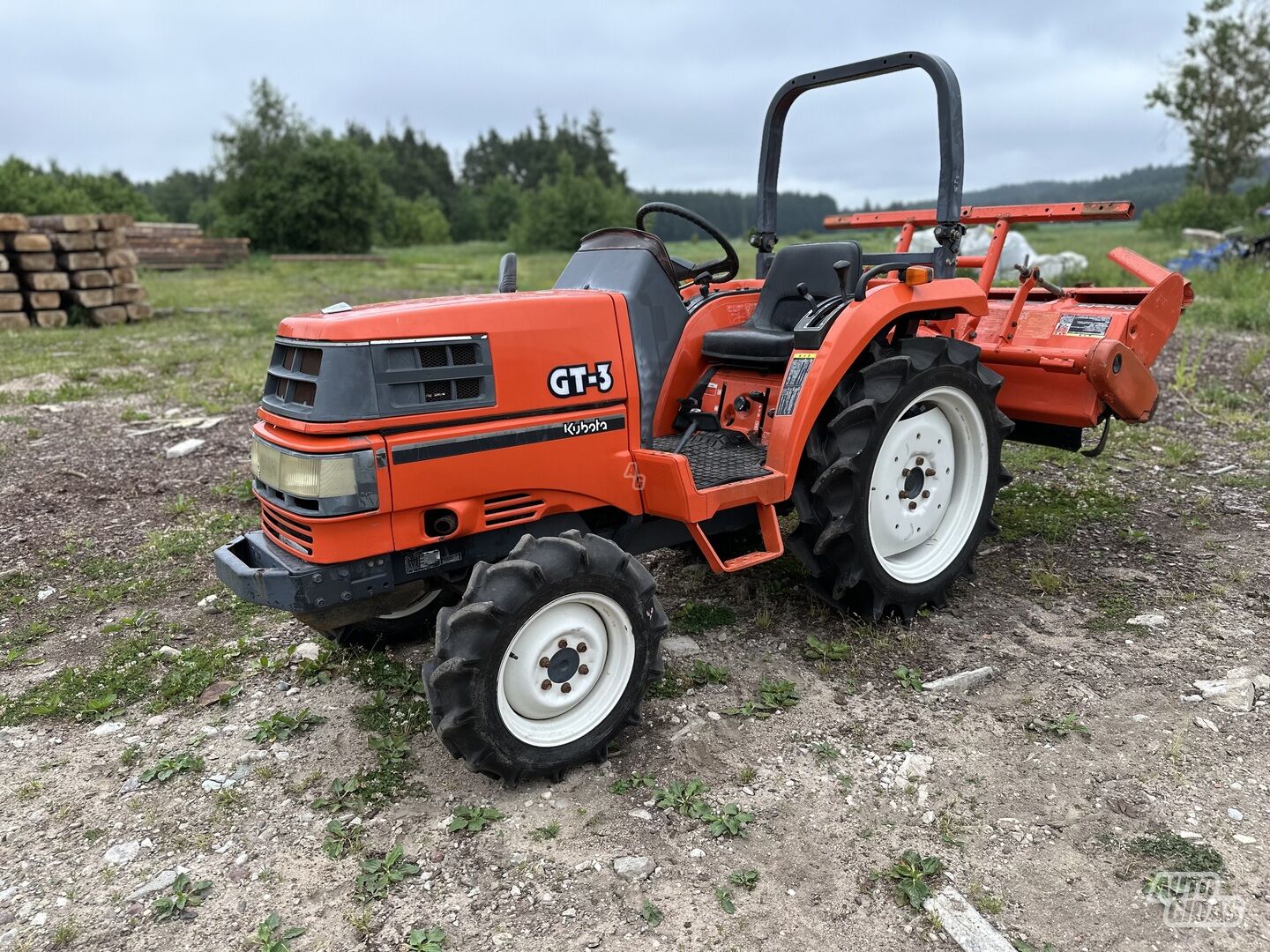 Kubota GT-3 2024 y Tractor
