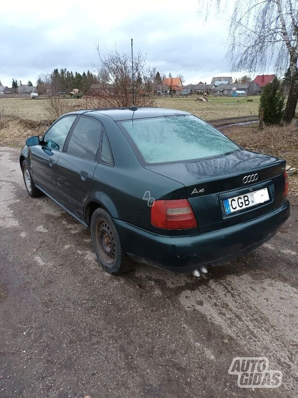 Audi A4 1995 г Седан