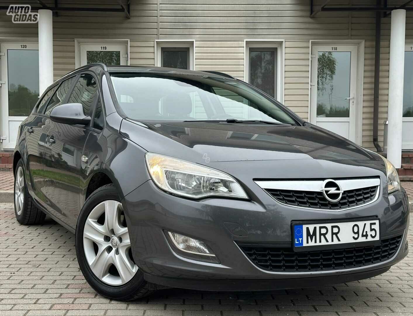 Opel Astra 2011 y Wagon