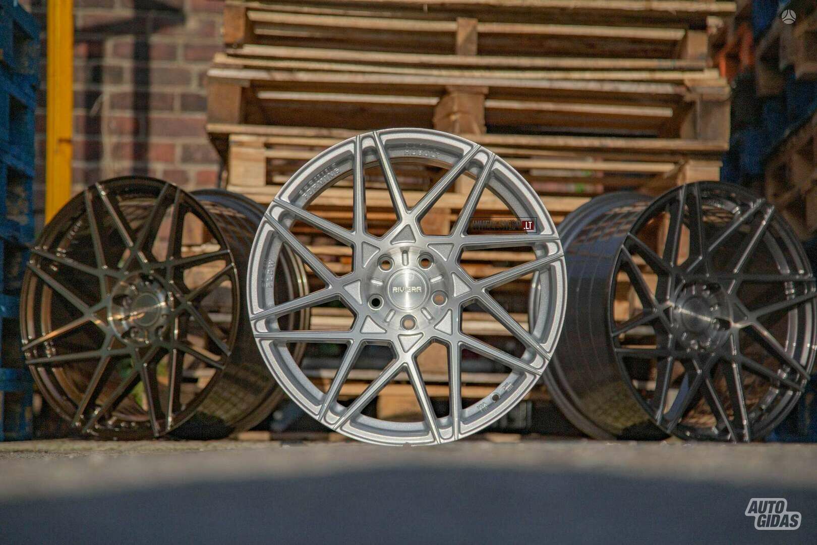 RF2 Platinum Brushed Flow Form rims